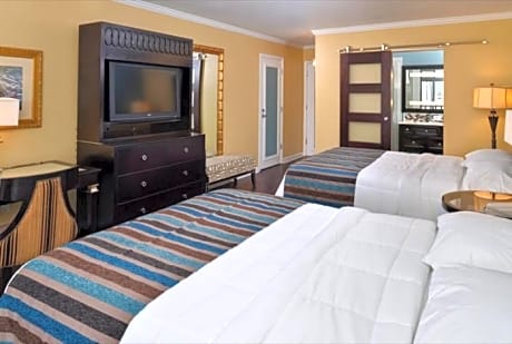 Superior Queen Room with Two Queen Beds and Marina View
