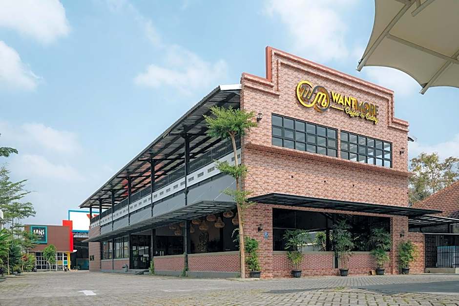 Sans WM Hotel Blitar