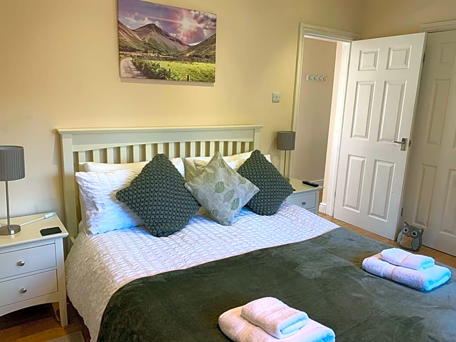 Owls House - Lodge with hot tub- Lake District