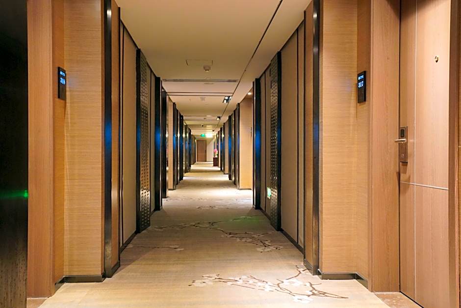 Guangdong Baiyun City Hotel