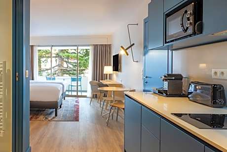 Twin Studio with Balcony