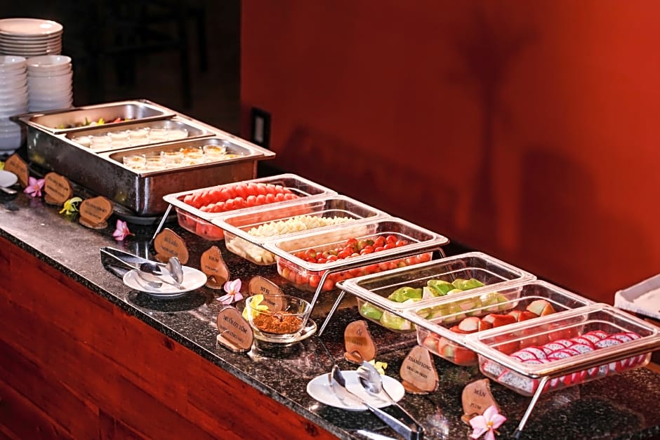 Victoria Nui Sam Lodge