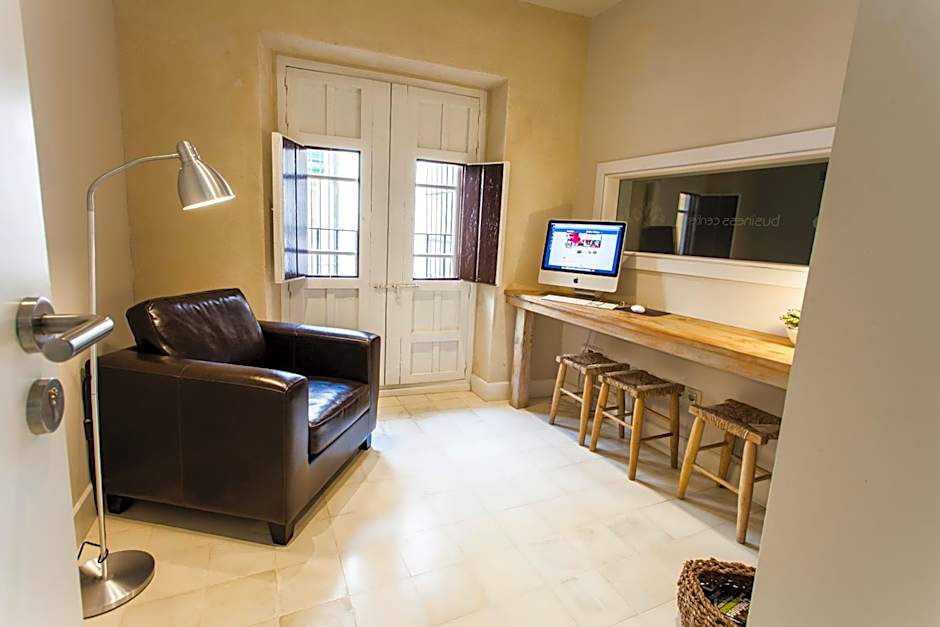 Hotel Boutique Elvira Plaza