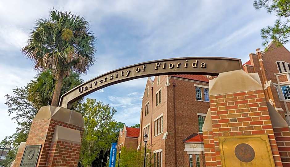 Holiday Inn Express & Suites Ocala By IHG