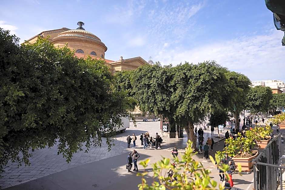 Massimo Plaza Hotel