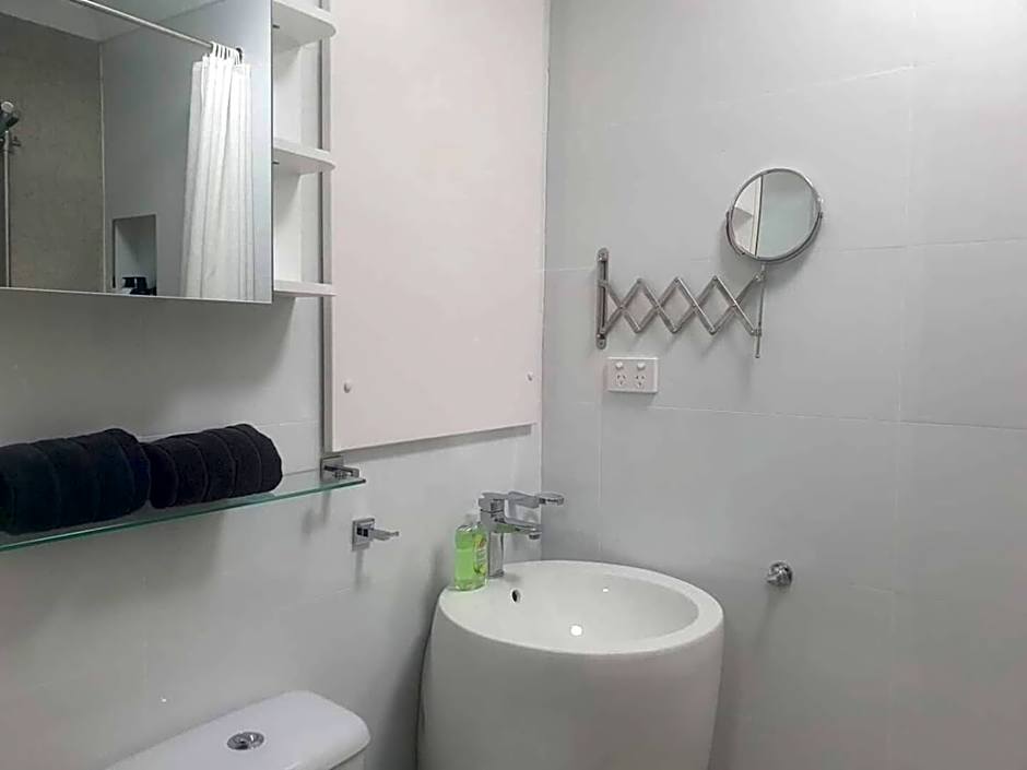 Coastal Oceanview 2bedrm 2bath Pool & Slide!