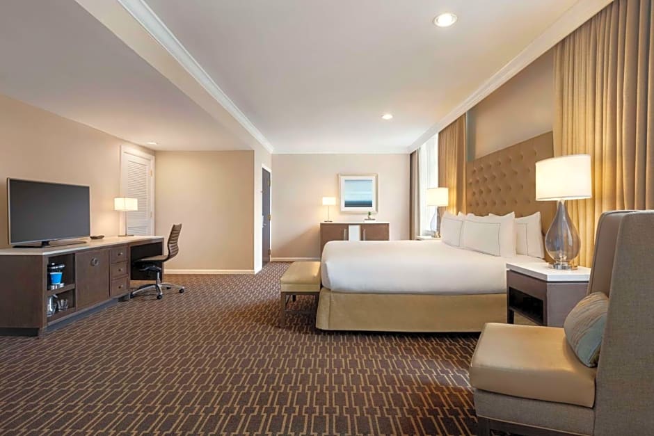 Hilton New Orleans/St. Charles Ave. French Quarter Area