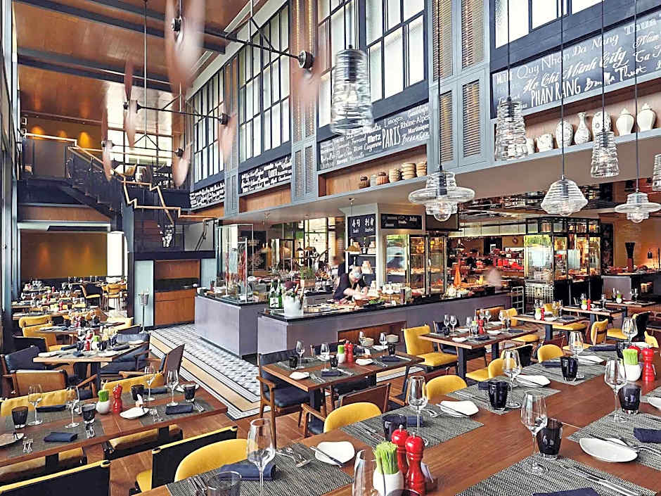 Sofitel Saigon Plaza Hotel