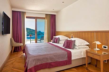 Two-Bedroom Apartment with Sea View