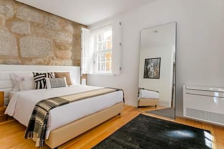 Two-Bedroom Apartment with River View - Adjacent Building