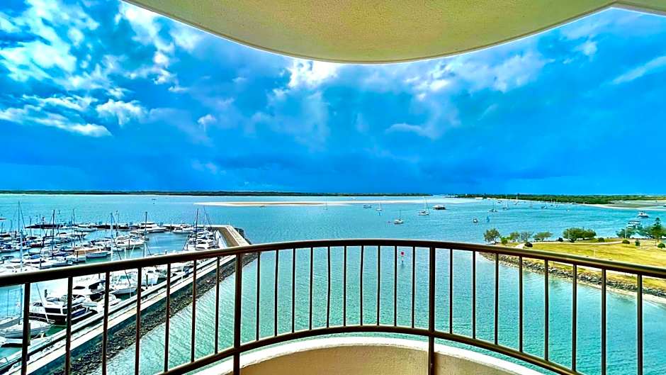 Broadwater Shores Waterfront Apartments