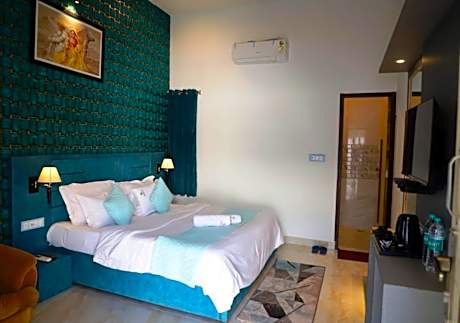 Super Deluxe Double Room