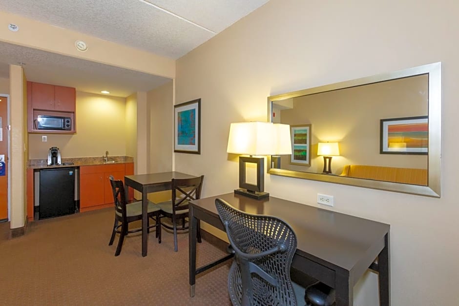 Holiday Inn Express Hotel & Suites Jacksonville Airport By IHG