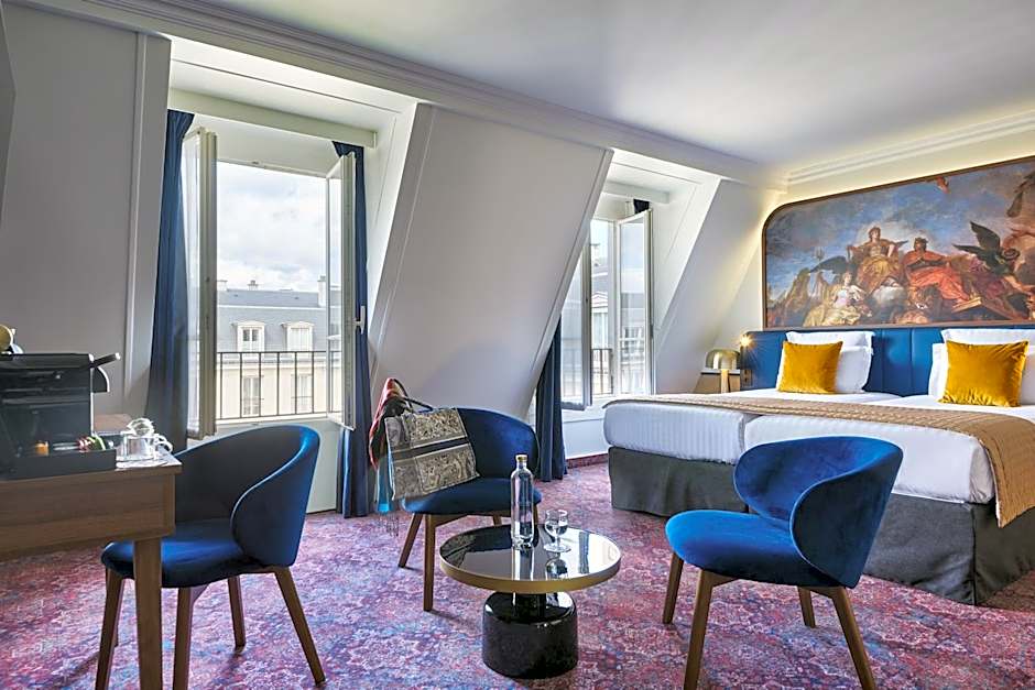 Photo 1 of 45 of Hôtel Le Versailles