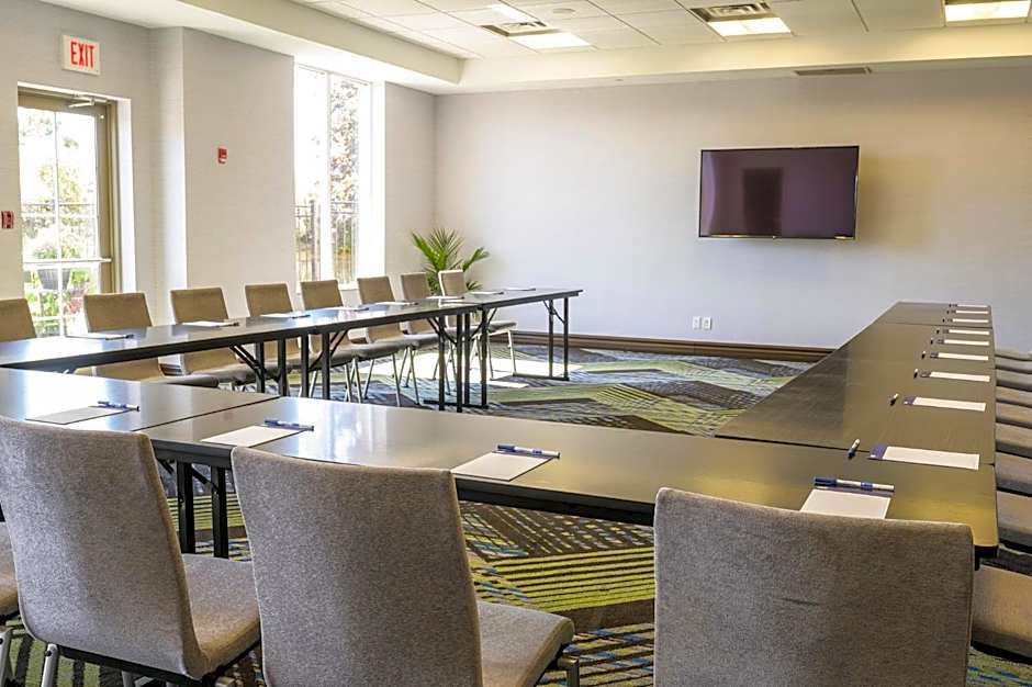 Holiday Inn Express Hotel & Suites North Bay By IHG