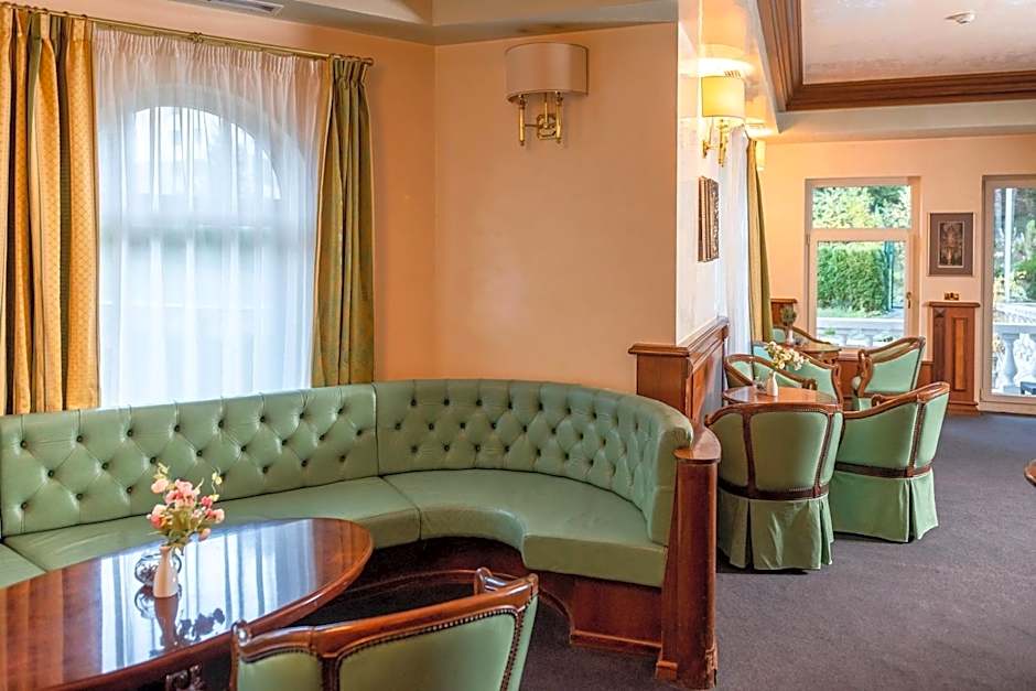 Festa Winter Palace Hotel