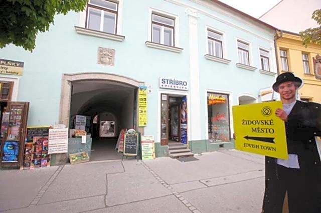 Hotel & Apartments U Černého orla