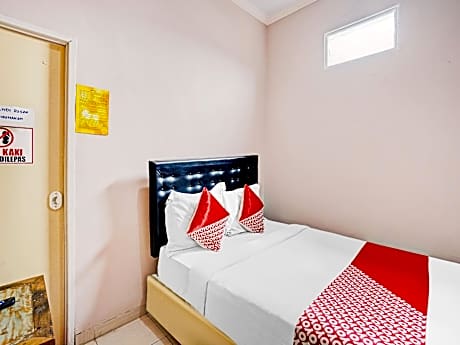 OYO 90234 Dhoho Family Guest House