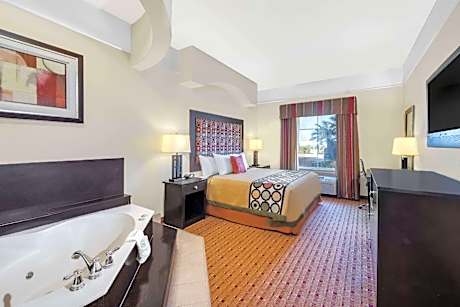 King Suite with Hot Tub - Non-Smoking