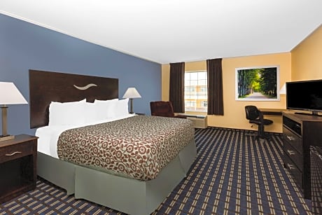 1 King Bed Mobility Accessible Room Non-Smoking