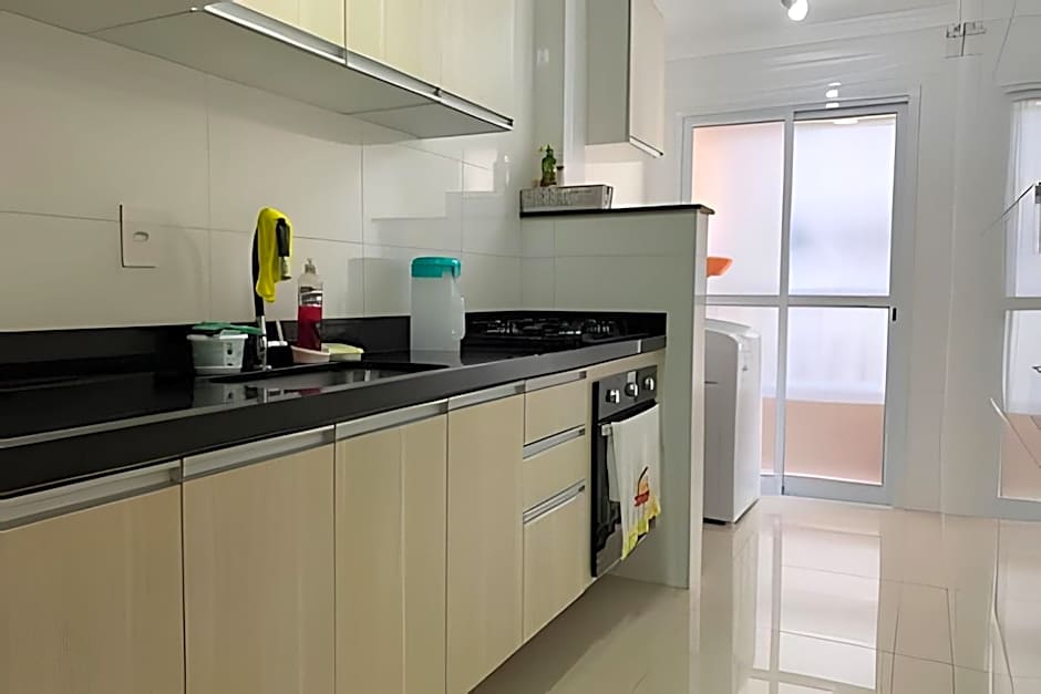 Apartamentos aconchegantes frente mar