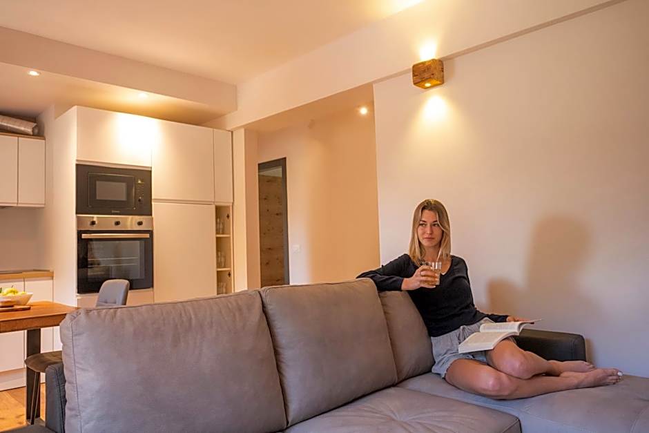 SnowLake Suite & Apartment