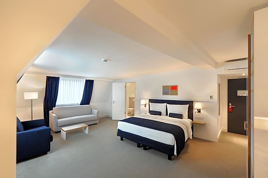 VI VADI HOTEL BAYER 89