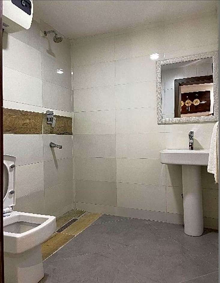 Charlies Place and Suites