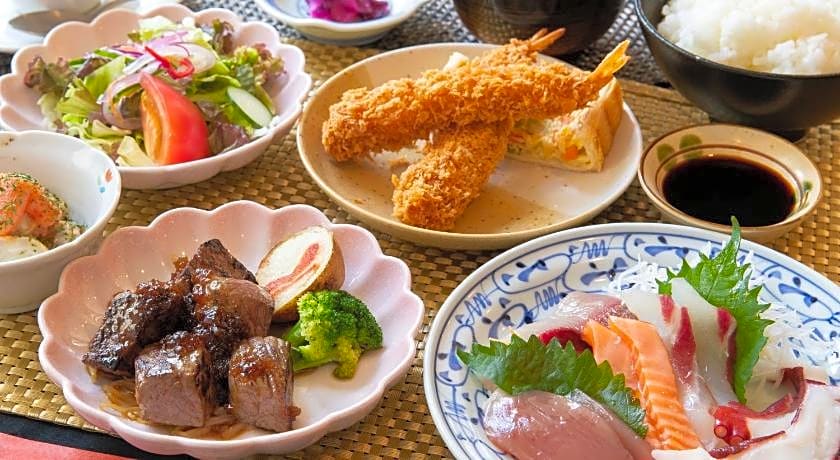 OYO Sasebo Palace Hotel