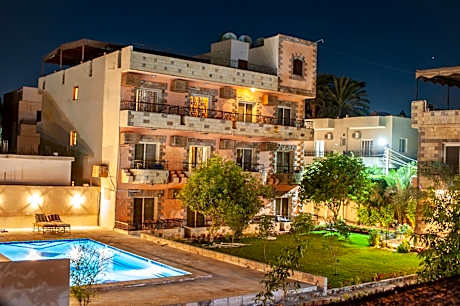 New Memnon Hotel