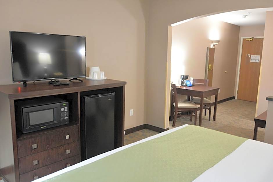 FairBridge Inn & Suites DuPont