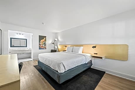 1 King Bed - Pet Friendly