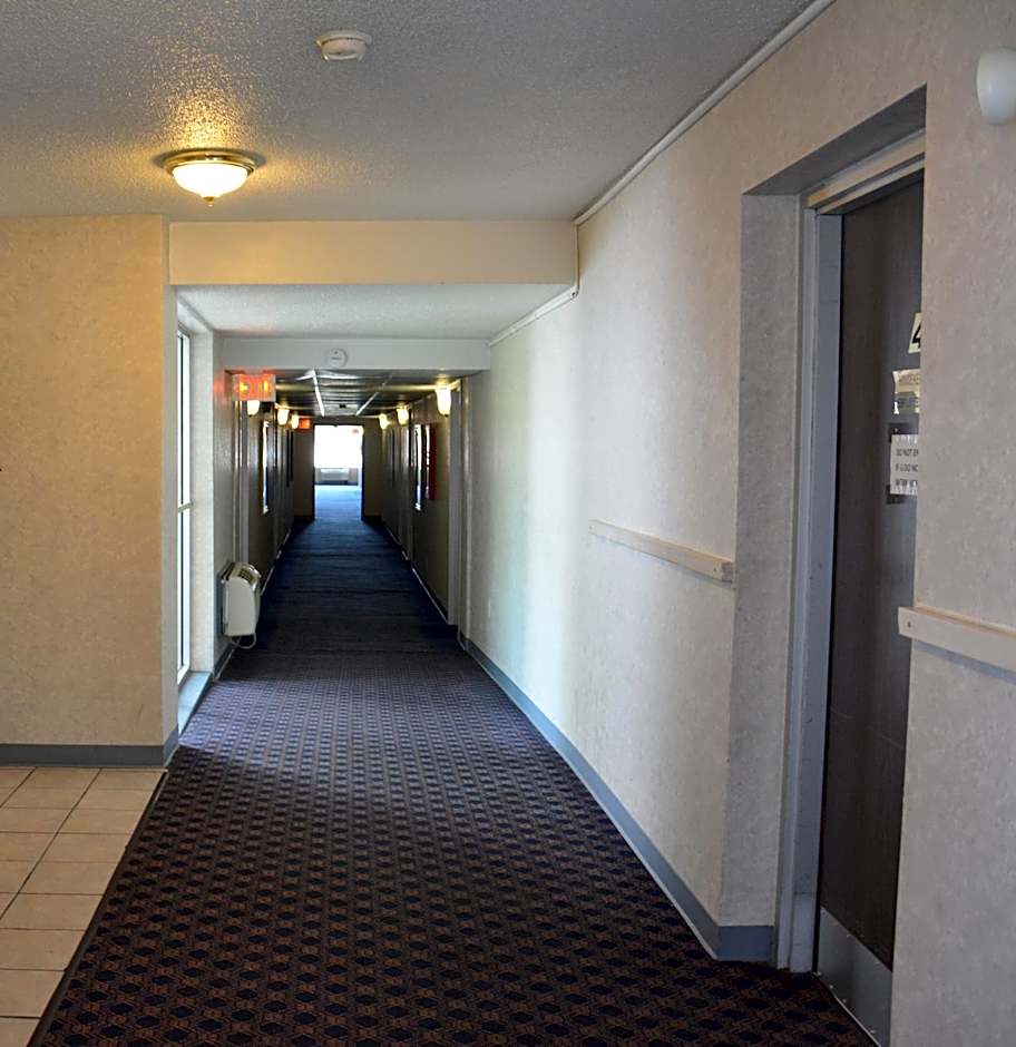 Travelodge by Wyndham Milwaukee