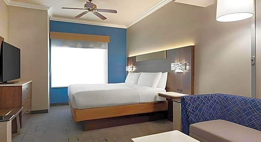Holiday Inn Express Hotel & Suites Bakersfield Central By IHG