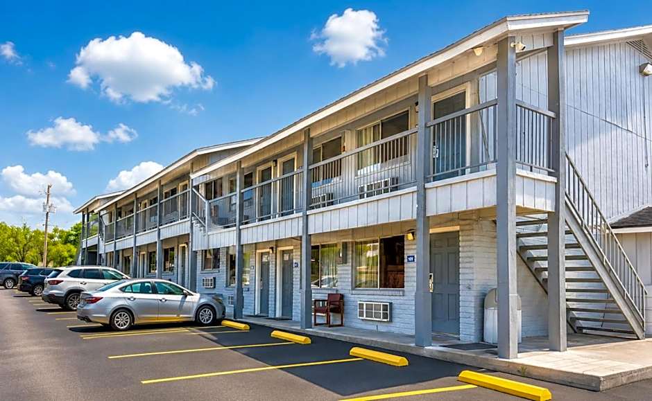 Regency Inn Three Rivers I-37