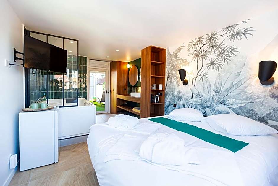 Love Room du Mont d'Or - Baignoire SPA - Minibar offert