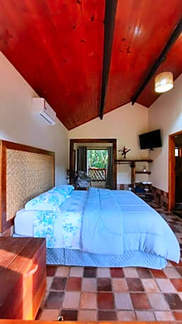 Queen Suite with Spa Bath