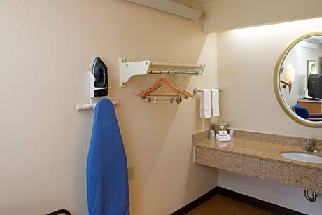 Standard King Non-Smoking