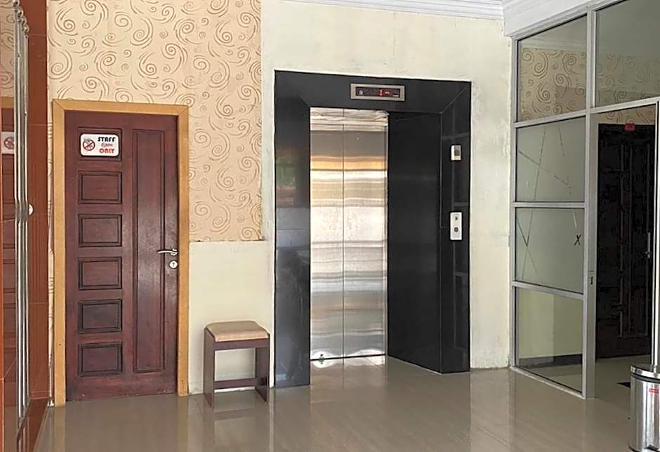 Reddoorz Plus Syariah Jalan Syiah Kuala Banda Aceh – Banda Aceh, ID