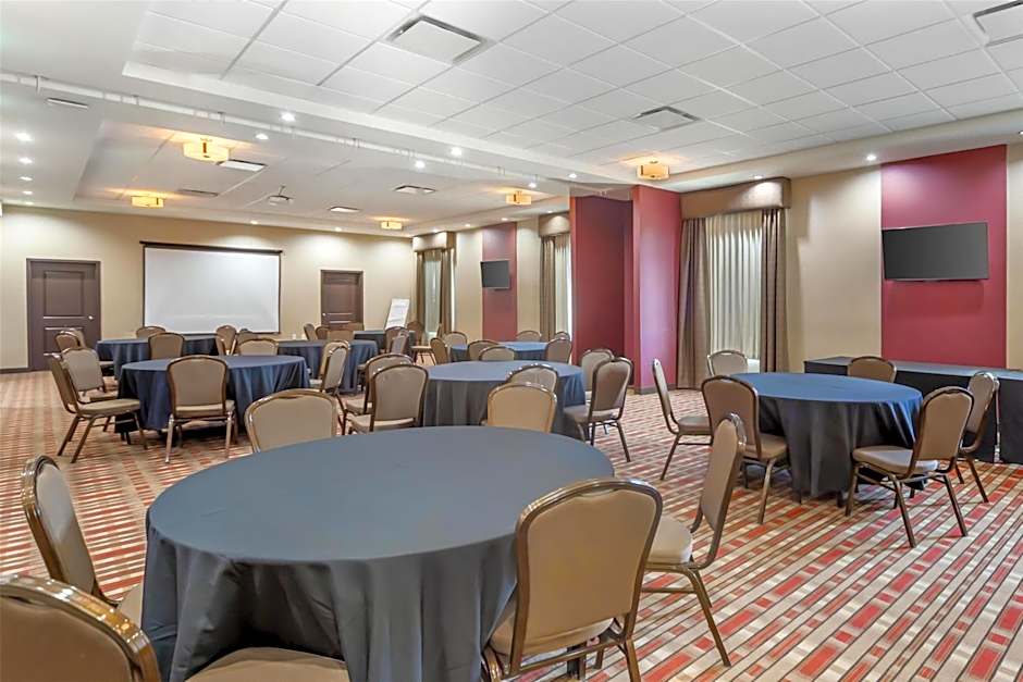 Best Western Plus Hinton Inn & Suites