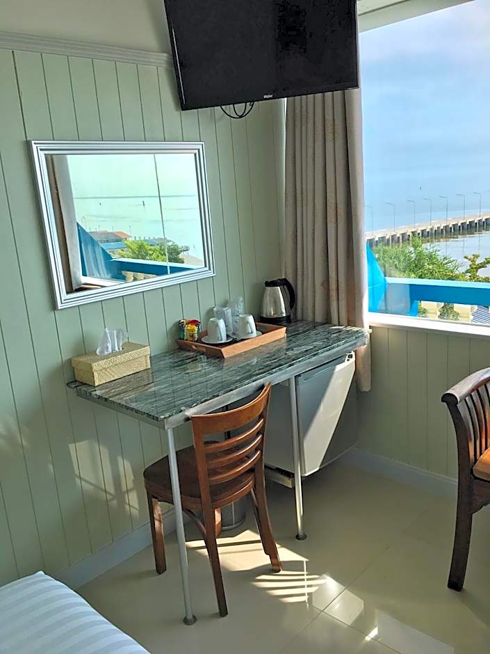 PierView Rooms