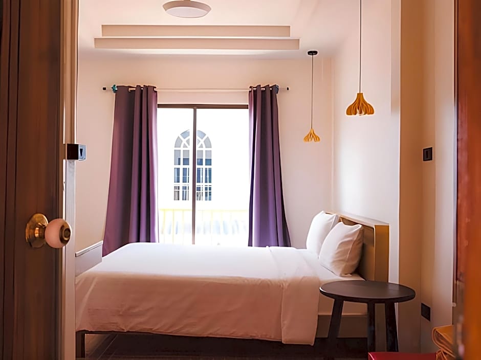 Sidewalk Boutique Hotel