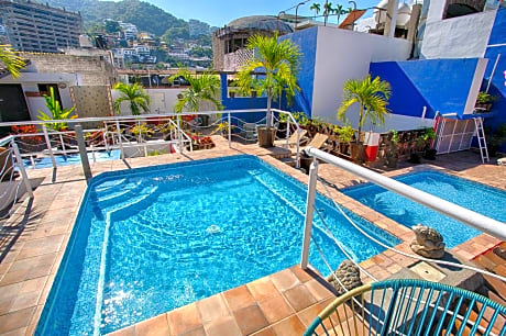 La Iguana Vallarta LGBT Experience - Romantic Zone