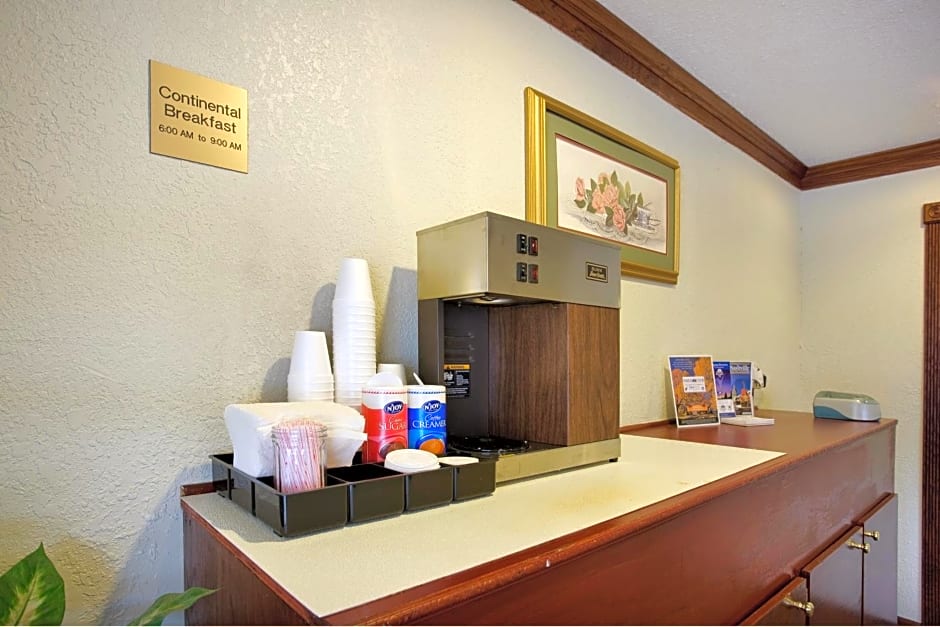 Americas Best Value Inn Near Downtown Nashville