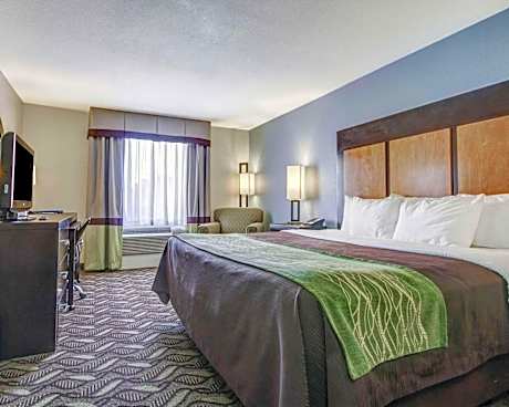 King Room with Roll-in Shower - Disability Access/Non-Smoking
