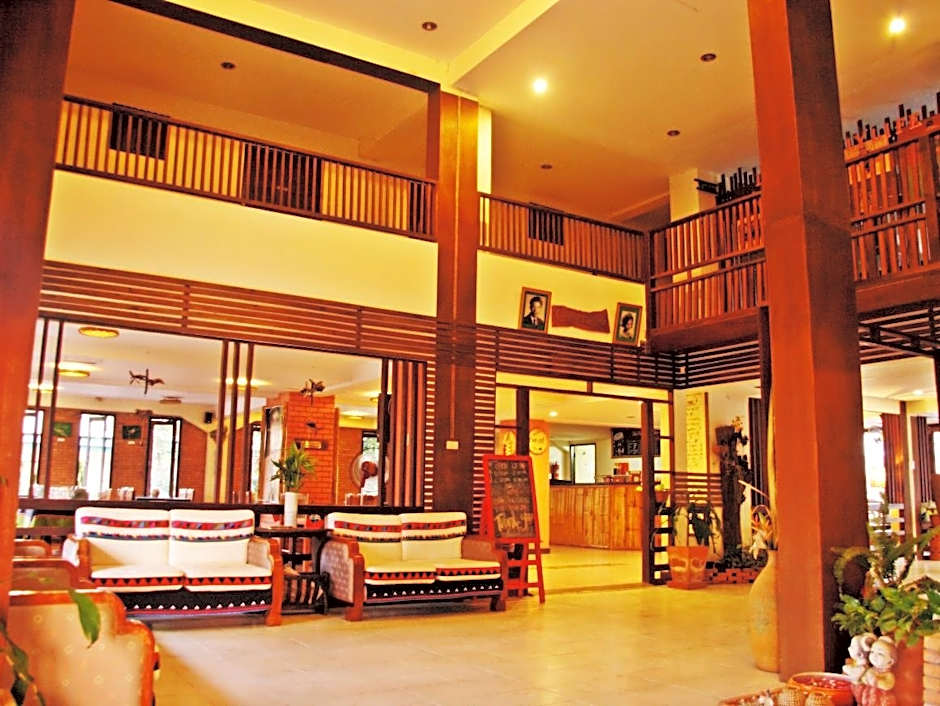 Phumanee Home Hotel