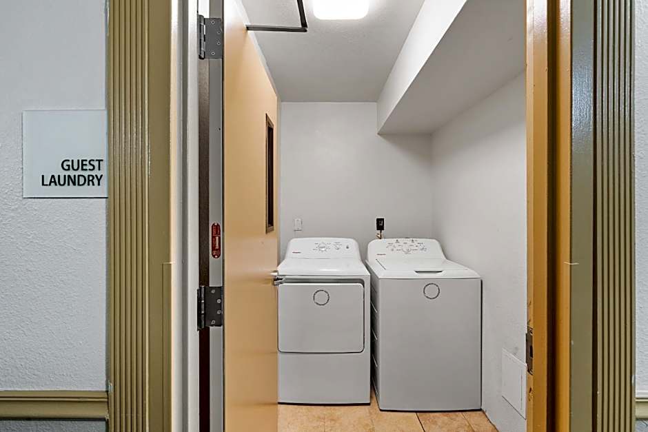 Executive Inn - Fort Lee