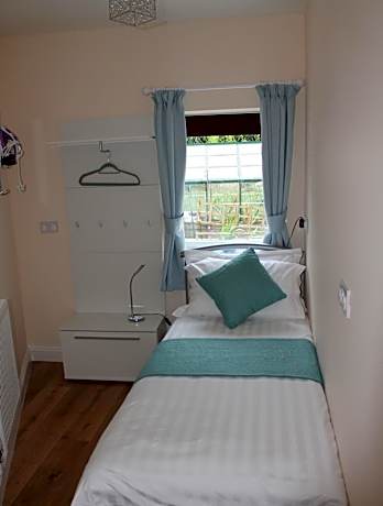 Magnolia 2 bedroom-Suite-Private Bathroom