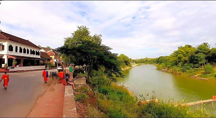 Saynamkhan River View