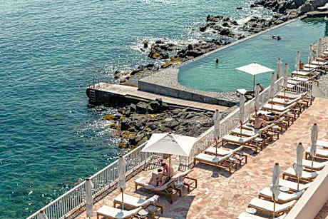 Les Roches Rouges, a Beaumier hotel
